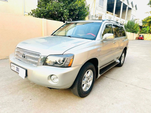 Toyota Highlander 03 limited full Pong2ម្ចាស់ដេីម ប្រភេទឡានស្អាត ឯកសាម្ចាស់ដេីមឡានលេងហេីយម៉ាអេម