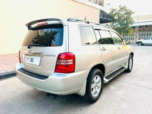 Toyota Highlander 03 limited full Pong2ម្ចាស់ដេីម ប្រភេទឡានស្អាត ឯកសាម្ចាស់ដេីមឡានលេងហេីយម៉ាអេម