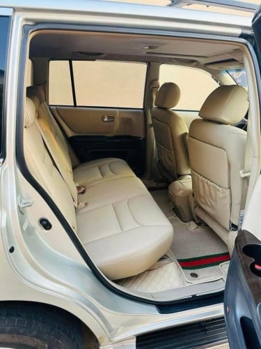 Toyota Highlander 03 limited full Pong2ម្ចាស់ដេីម ប្រភេទឡានស្អាត ឯកសាម្ចាស់ដេីមឡានលេងហេីយម៉ាអេម