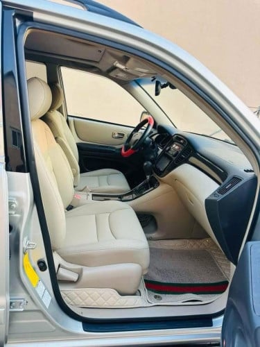 Toyota Highlander 03 limited full Pong2ម្ចាស់ដេីម ប្រភេទឡានស្អាត ឯកសាម្ចាស់ដេីមឡានលេងហេីយម៉ាអេម
