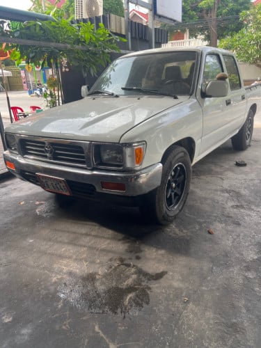 Toyota hilux 1996 លេខដៃប៉ុងមួយ