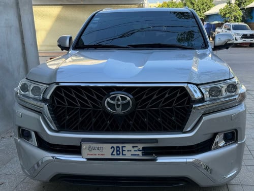 Toyota LandCruiser 2012 ឡានលក់ប្រញ៉ាប់​ ម្ចាស់ផ្ទាល់​ ឡានស្អាត​ ទឹកថ្នាំហ្សុីន​