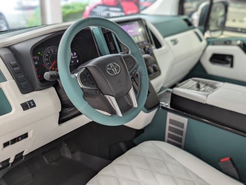 Toyota New Toyota Hiace 2025 VIP