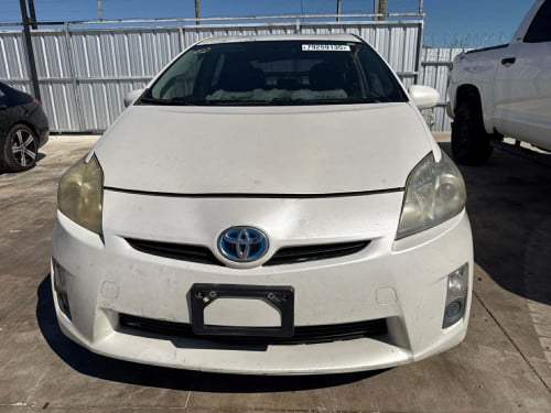 Toyota prius 2010 option 2 ឡានមូល