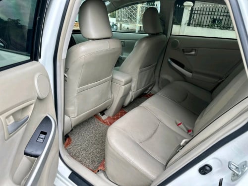 Toyota Prius 2010 option 5 ខាងក្នុងលឿង ម្ចាស់ដើម