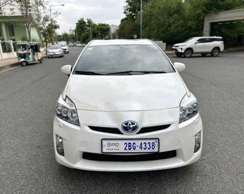 Toyota Prius 2010 option 5 ខាងក្នុងលឿង ម្ចាស់ដើម