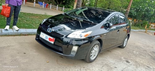 Toyota Prius 2010  សូលា តំបូកបើក options 4 pasona ថ្មីហែកមេឃ