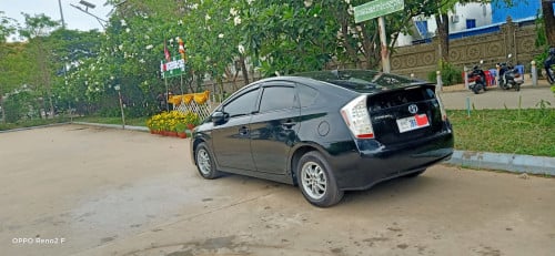 Toyota Prius 2010  សូលា តំបូកបើក options 4 pasona ថ្មីហែកមេឃ