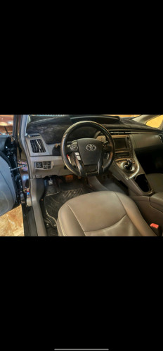 Toyota Prius 2010  សូលា តំបូកបើក options 4 pasona ថ្មីហែកមេឃ