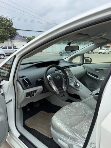 TOYOTA PRIUS 2012 Option 3 ក្រដាស់ពន្ធឡានកាលី Auto check កប់