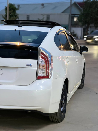 Toyota Prius 2012 Option 3 Solar ពណ៌​ស​ សន្លឹក​ពន្ធ​ 🔵តម្លៃពិសេស 20,300$ ចរចារ​