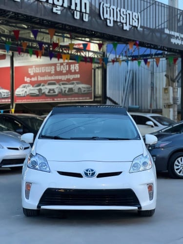 Toyota Prius 2012 Option 3 Solar ពណ៌​ស​ សន្លឹក​ពន្ធ​ 🔵តម្លៃពិសេស 20,300$ ចរចារ​
