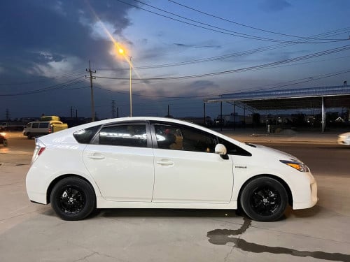Toyota Prius 2012 Option 3 Solar ពណ៌​ស​ សន្លឹក​ពន្ធ​ 🔵តម្លៃពិសេស 20,300$ ចរចារ​