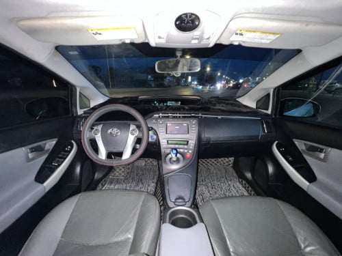 Toyota Prius 2012 Option 3 Solar ពណ៌​ស​ សន្លឹក​ពន្ធ​ 🔵តម្លៃពិសេស 20,300$ ចរចារ​