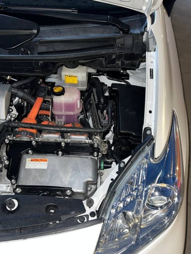 Toyota Prius 2012 Option 3 Solar ពណ៌​ស​ សន្លឹក​ពន្ធ​ 🔵តម្លៃពិសេស 20,300$ ចរចារ​