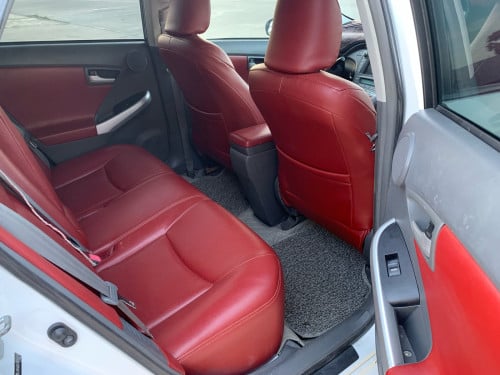 Toyota Prius option 3 ពណ៍សឡានស្អាតអត់បុកអត់ច្រេះឡានថ្មី