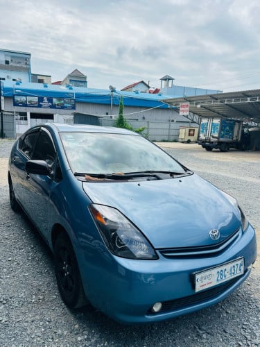 Toyota pruis05 fullក្នុងលឿង
