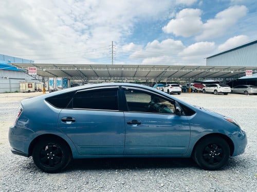 Toyota pruis05 fullក្នុងលឿង