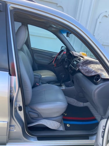 TOYOTA RAV4 2001 P2