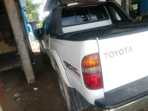 Toyota Tacoma 2001V4 pong1