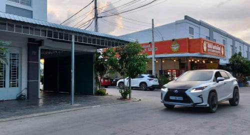 Urgent Corner house for Sale at Chouk Var2