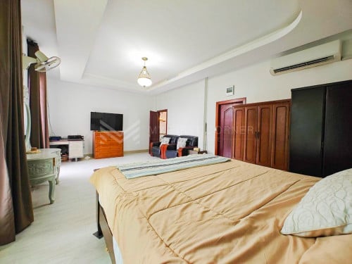 Villa 4-Bedroom  for Sale | Chroy Changvar, Phnom Penh