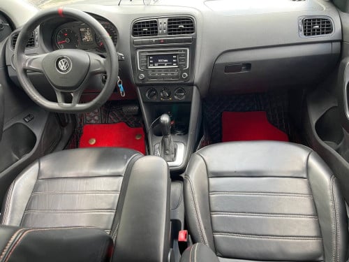 Volkswagen Year2017 Vento V4 1.6