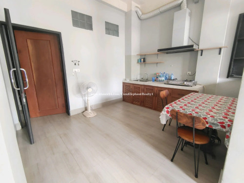 Western 1Bedroom Apartment Big Unit near BKK1