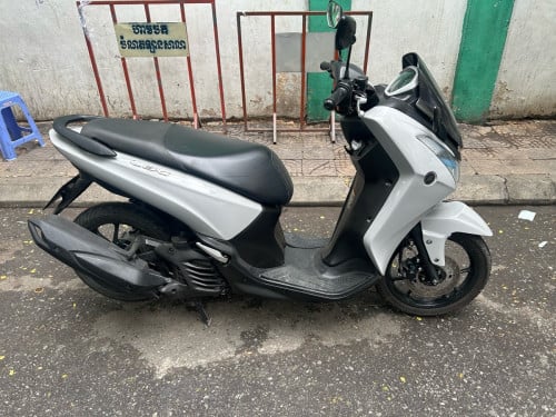 Yamaha Lexi 125cc ស្មាតឃី មានពន្ធ
