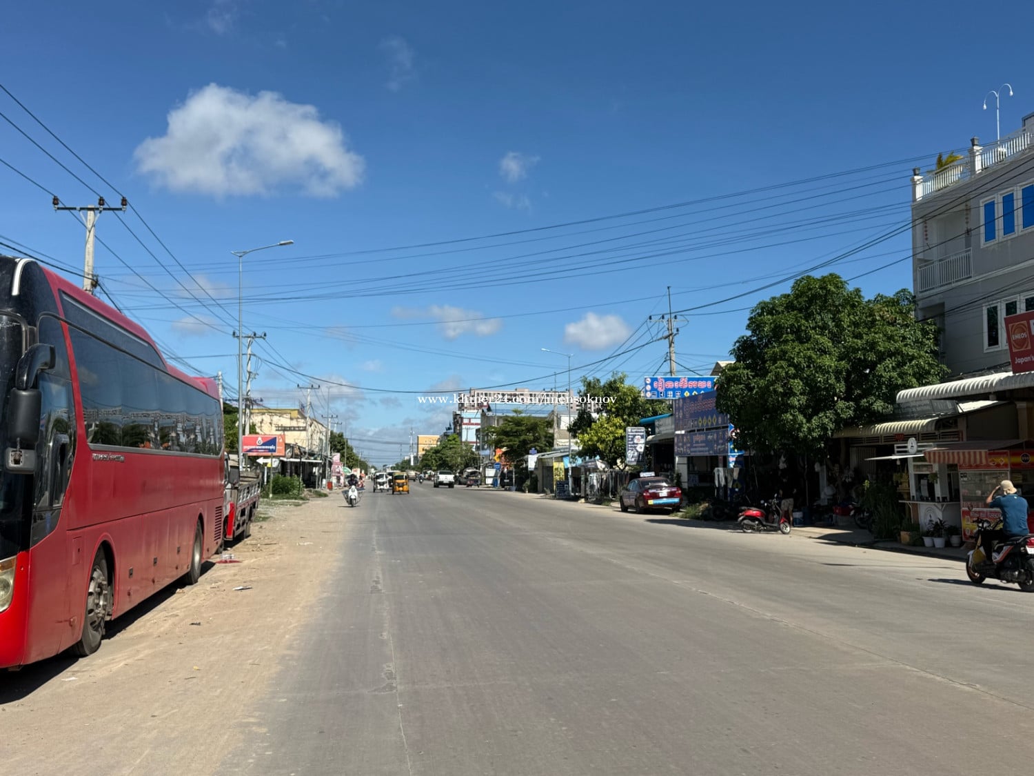 ដីអាជីវកម្មលក់នៅលើផ្លូវឌីប៉ុក