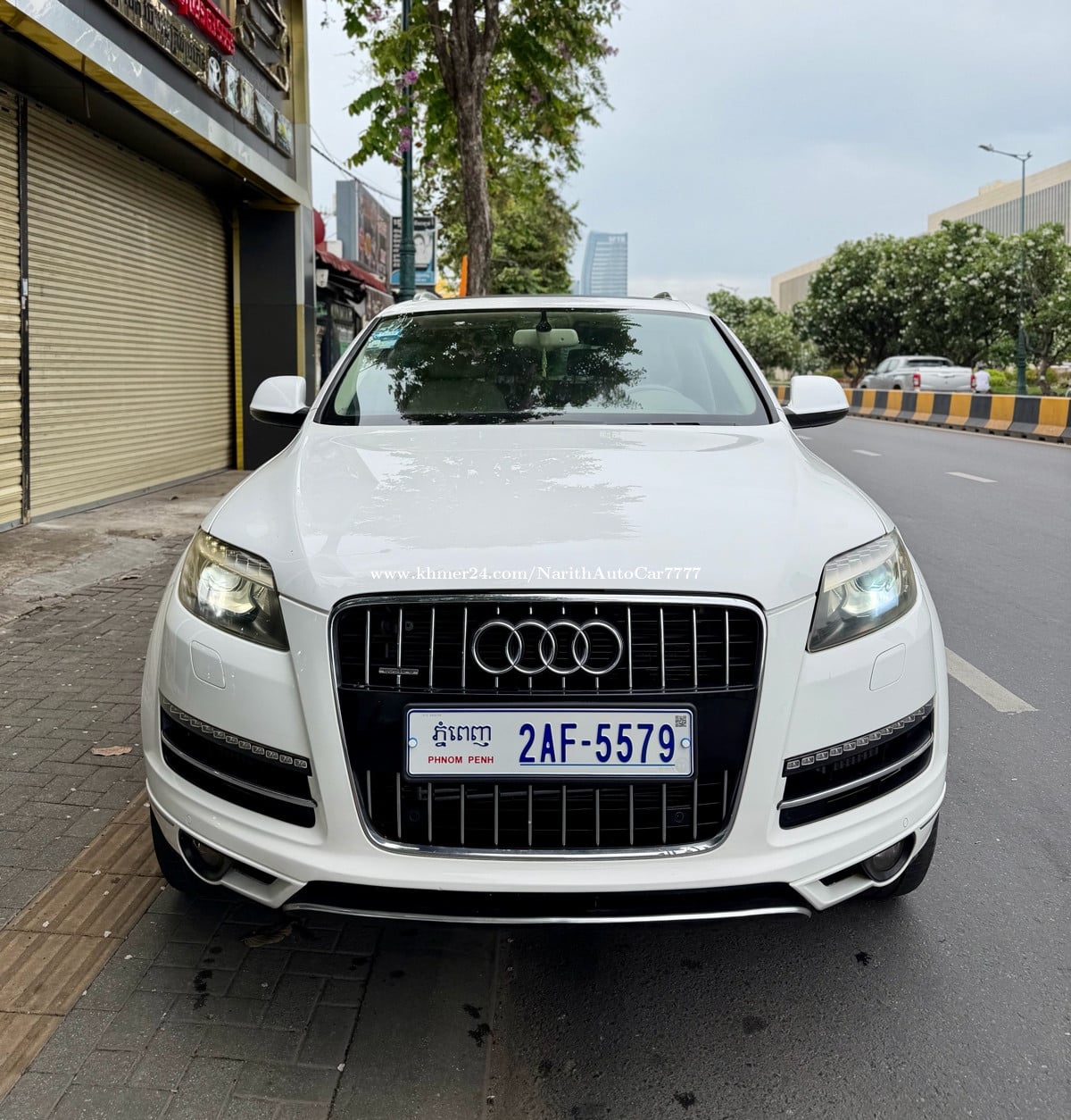 Audi Q7 011 ម៉ាស៊ូត នៅថ្មីខ្លាំងសុំណុំសុីន ក្នុងលឿង✅