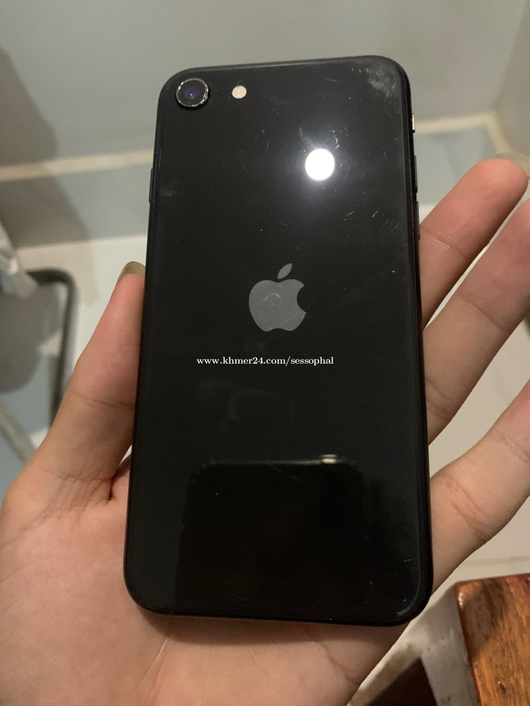iphone Se2សុីន
