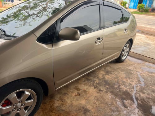 ឡានស្អាត់អត់បុកអត់ប៉ះ