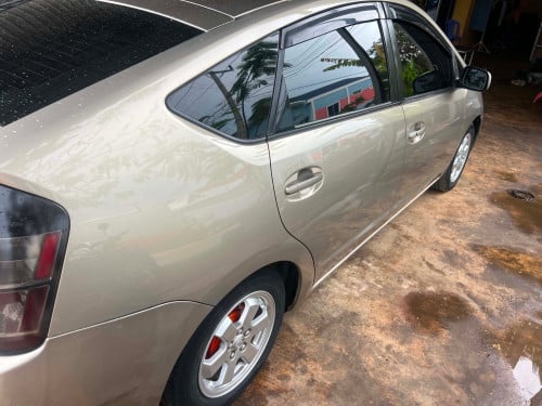 ឡានស្អាត់អត់បុកអត់ប៉ះ