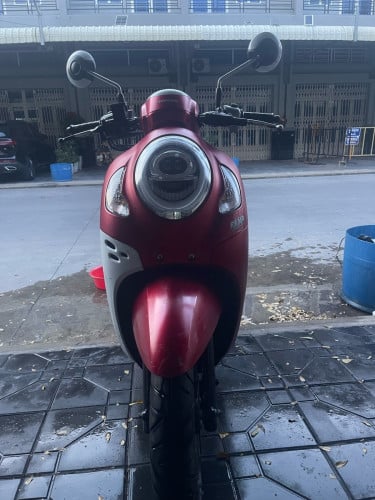 ម៉ូតនៅស្អាត់