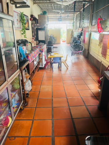 ផ្ទះសំរាប់លក់ ជិតសាលារៀនចំរេីនជាតិ តំលៃ១២មុឺន (ចរចារបាន) ម្ចាស់ផ្ទាល់