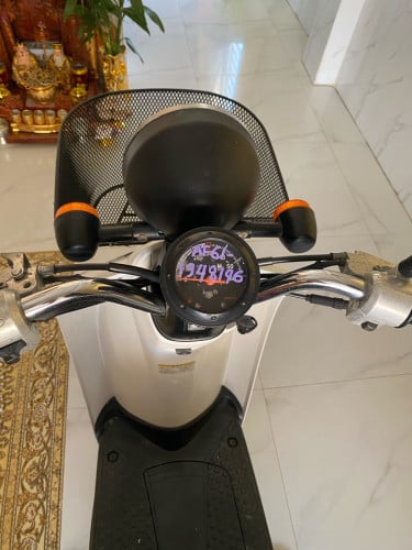 ម៉ូតូលក់ថ្មីក្រដាស់ពន្ធ