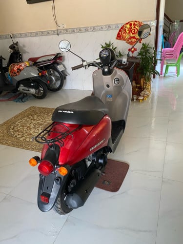 ម៉ូតូលក់ធូរៗក្រដាស់ពន្ធឃ្លាំង