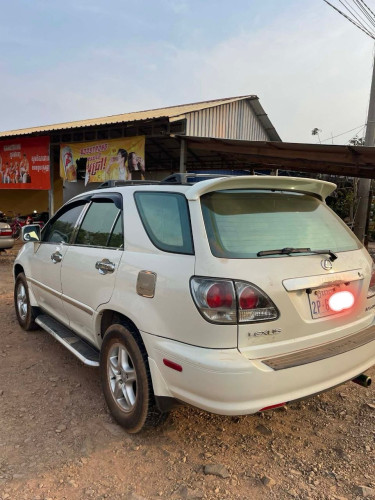 ឡានលក់ម្នាស់ជិកផ្តាល់