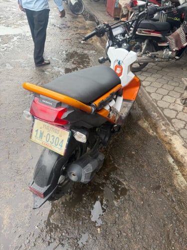 ម៉ូតូលក់ប្រញ៉ាប់