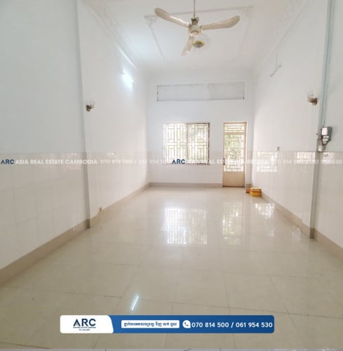 ផ្ទះជួល ទីតាំងល្អស្ថិតនៅជិតស្តុបបូក