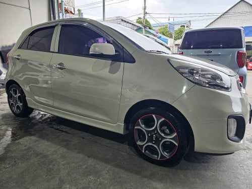 រថយន្ដលក់