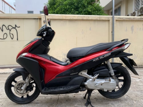 ម៉ូតូលក់​