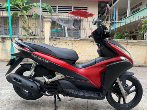 ម៉ូតូលក់​