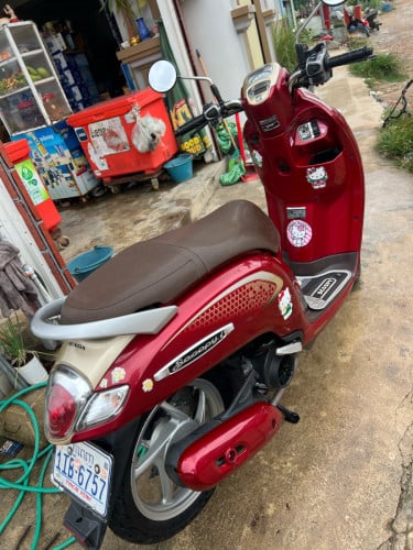 ម៉ូតូលក់ប្រញ៉ាបលុយខ្លាំង