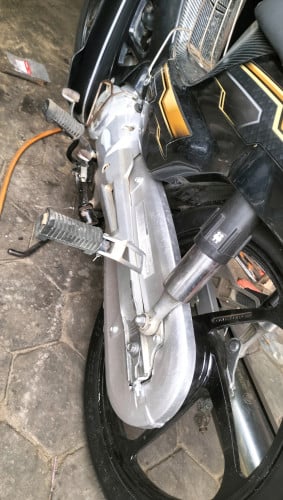 ម៉ូតូលក់ កាត់គ្រី