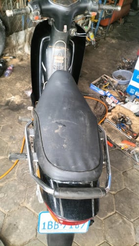 ម៉ូតូលក់ កាត់គ្រី