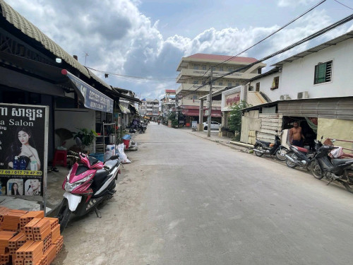 អាគារបន្ទប់ជួលកែងមានចំណូលស្រាប់លក់បន្ទាន់