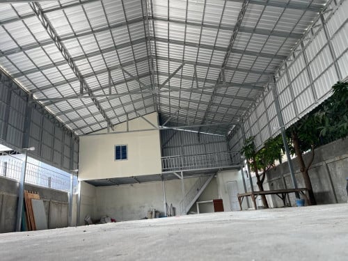 ឃ្លាំងសំរាប់ជួលនៅសែនសុខ