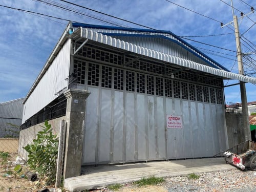 ឃ្លាំងសំរាប់ជួលនៅសែនសុខ